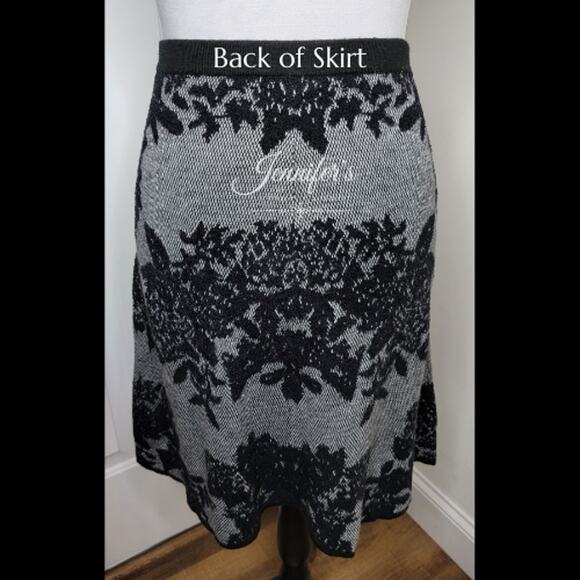 3/$30 Cupio Black and Gray Floral Sweater Skirt - Picture 4 of 8
